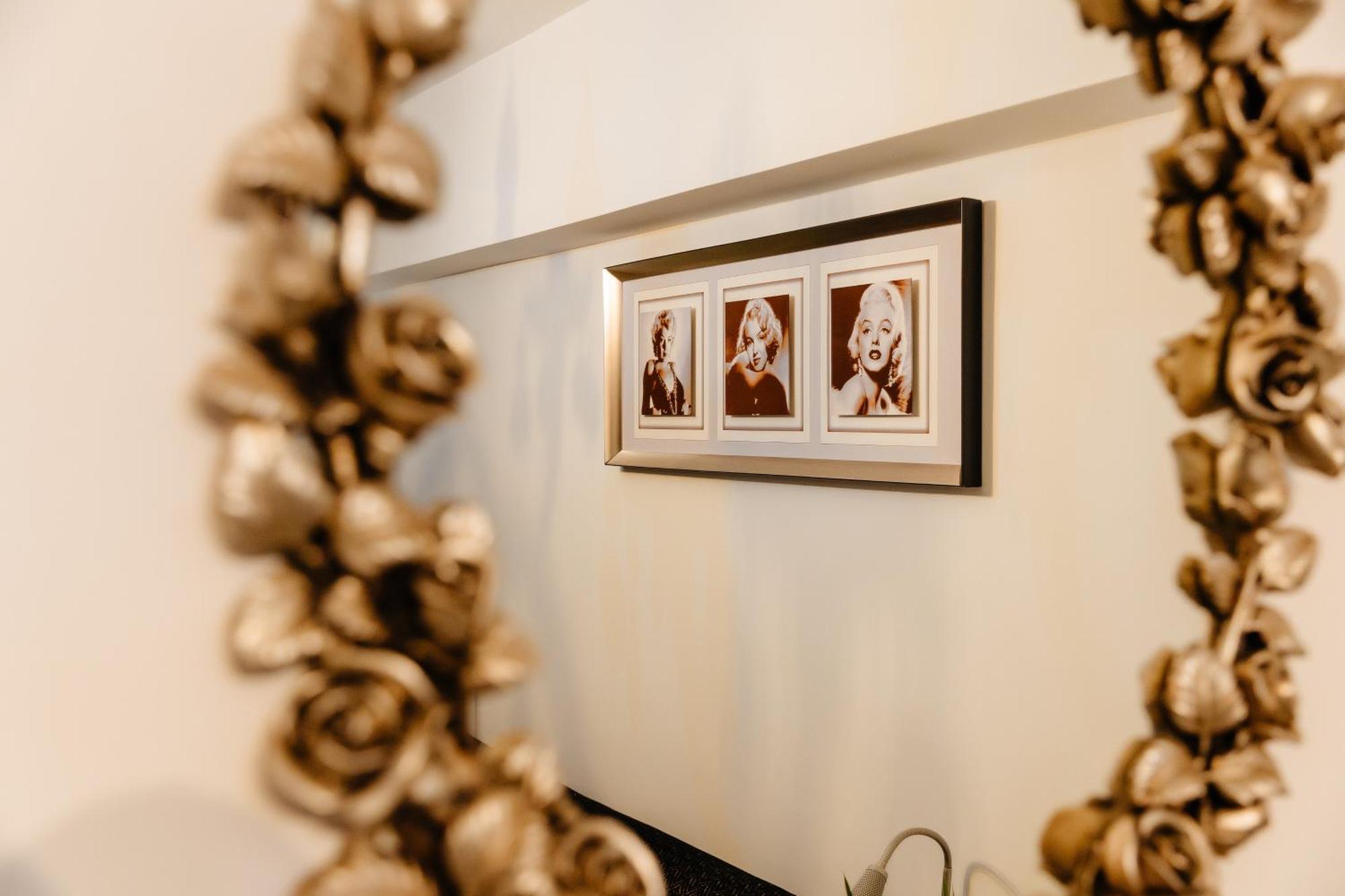 Glamour Ultracentral Craiova Bagian luar foto